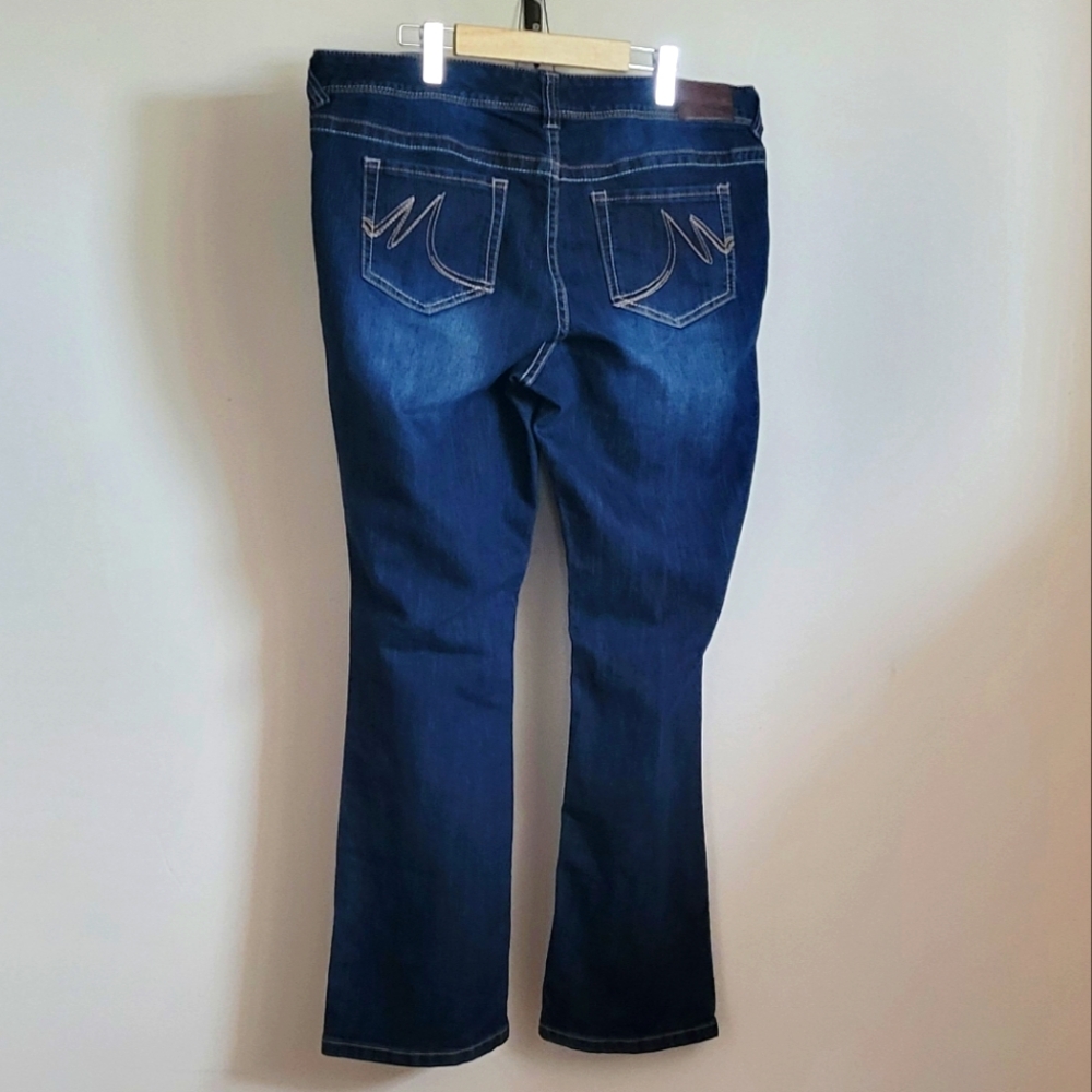 Sz 18 Maurices distress washed straight leg jeans